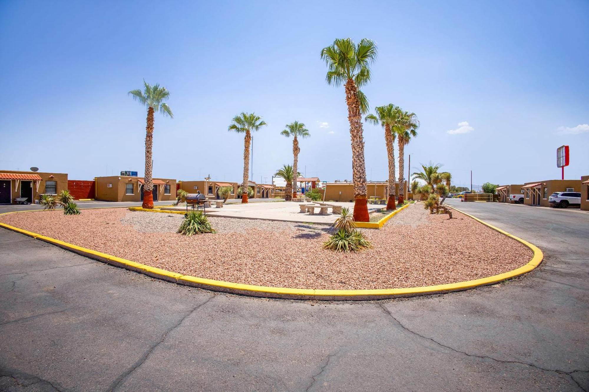Sands Motel By Oyo El Paso Near Airport Exterior photo