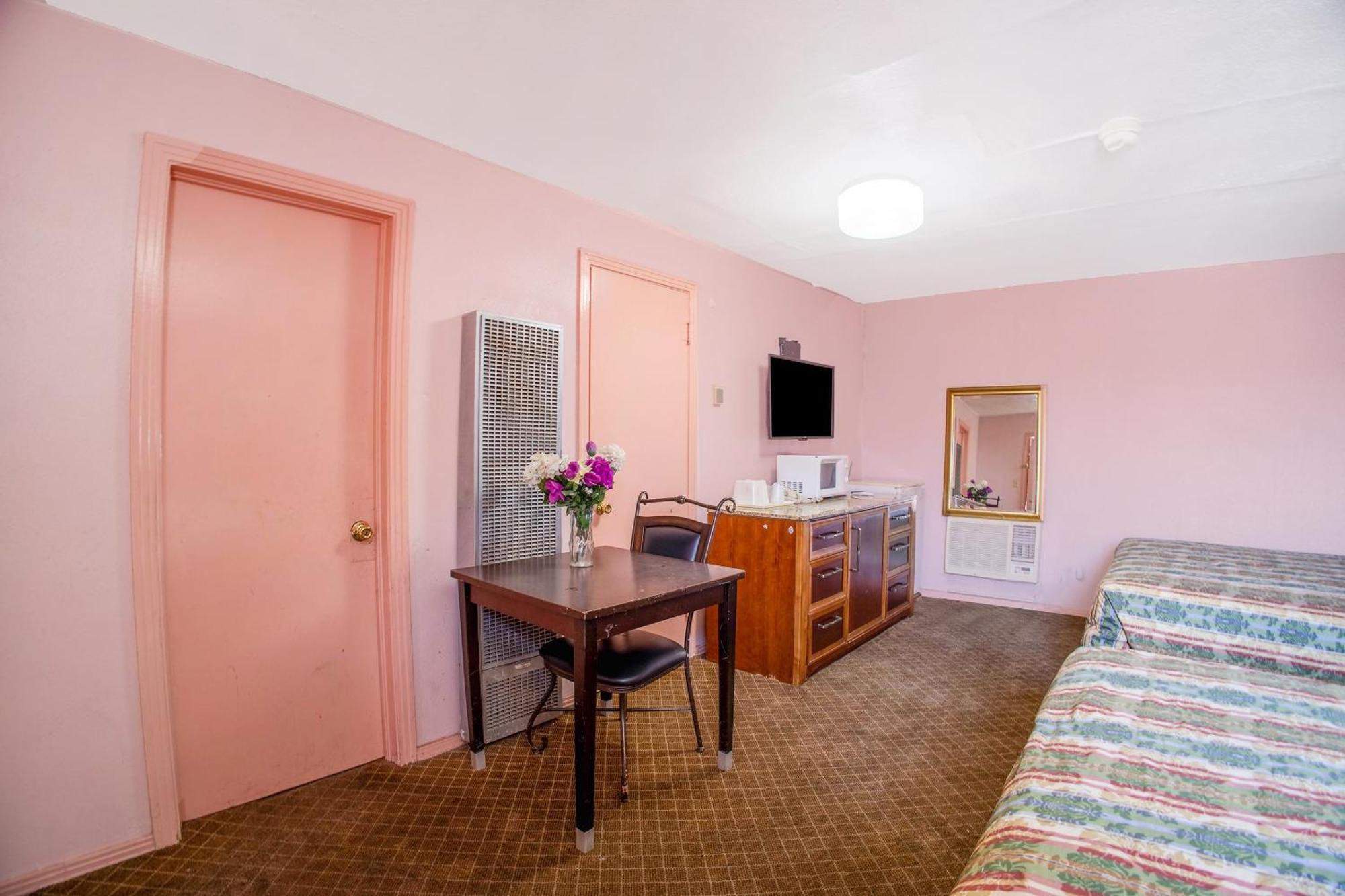 Sands Motel By Oyo El Paso Near Airport Exterior photo